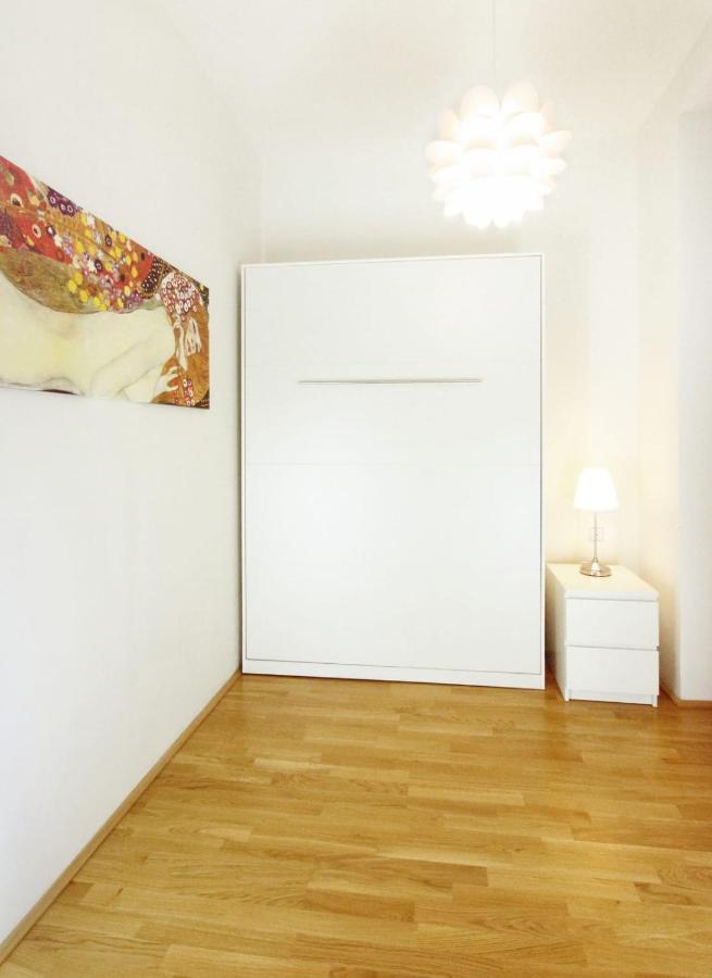 Herzlich Willkommen - Kuess Die Hand Viena Exterior foto